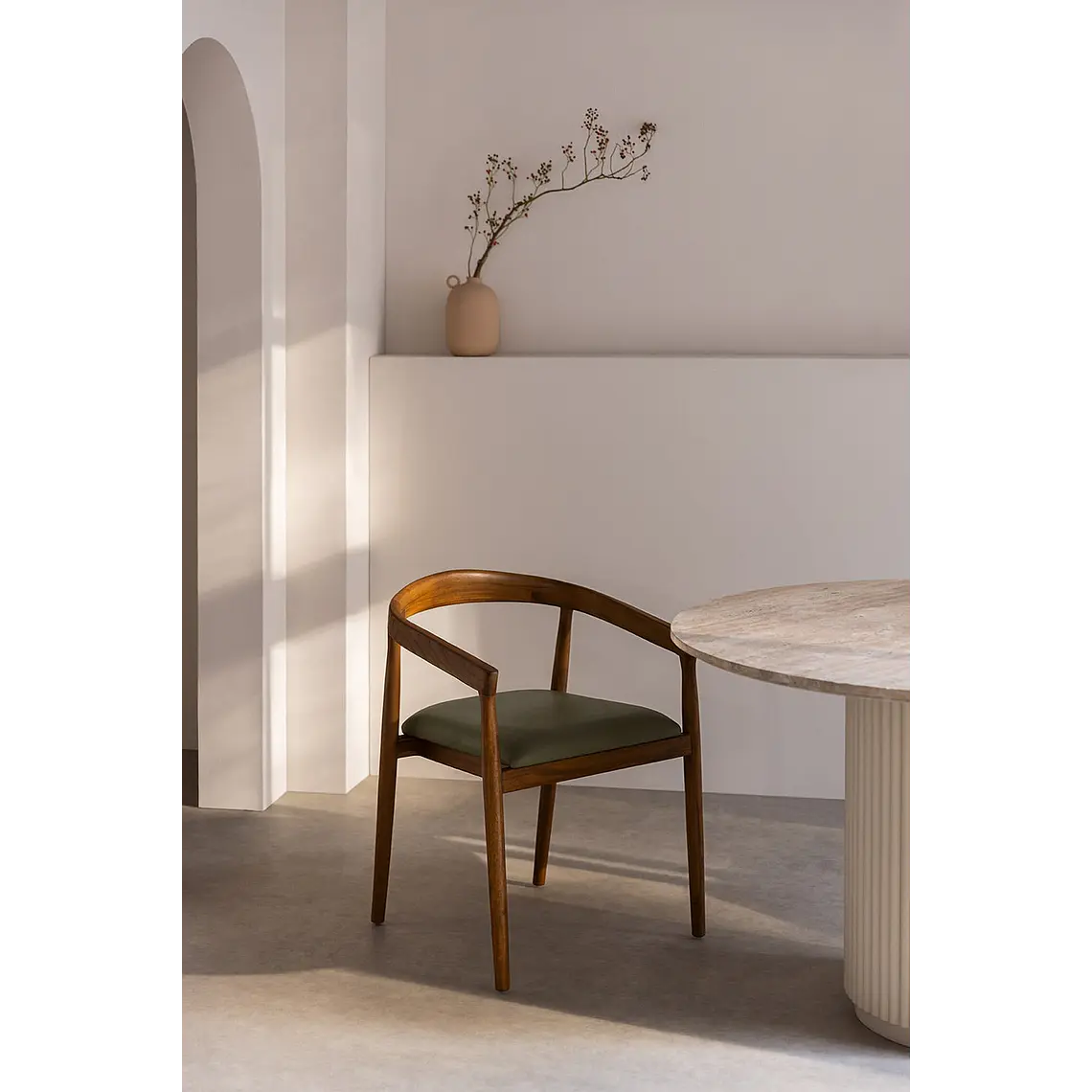Silla de comedor Nivara en madera de teca 2
