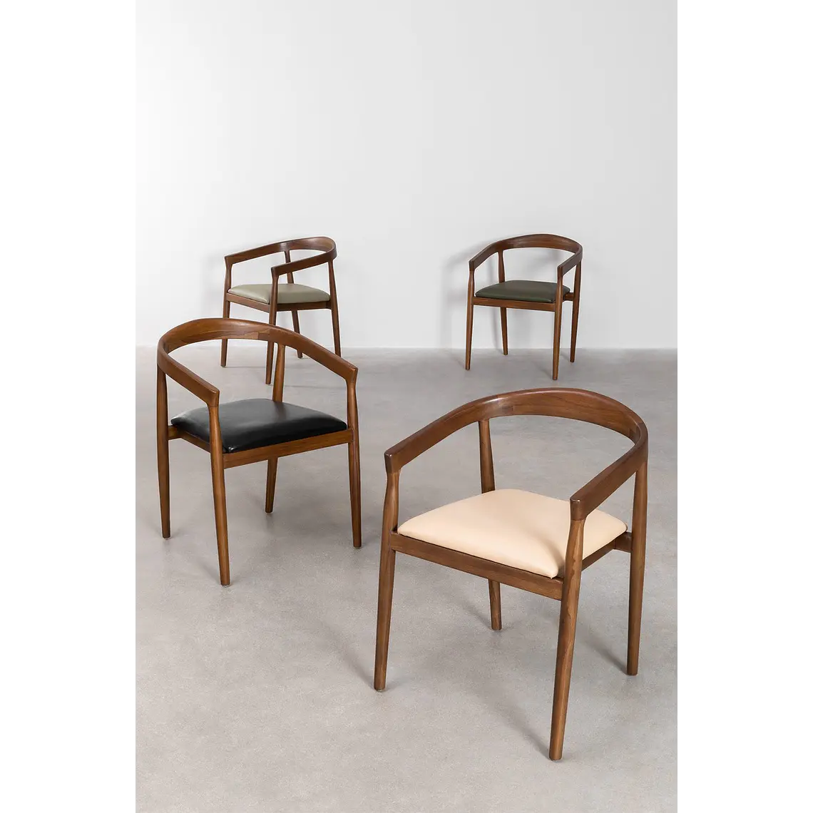 Silla de comedor Nivara en madera de teca 8
