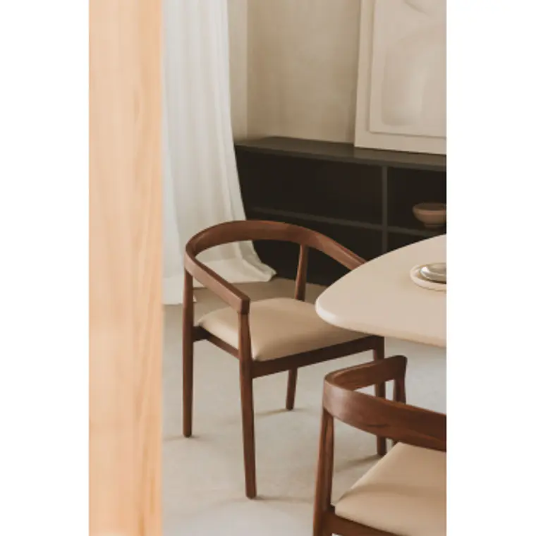 Silla de comedor Nivara en madera de teca 11