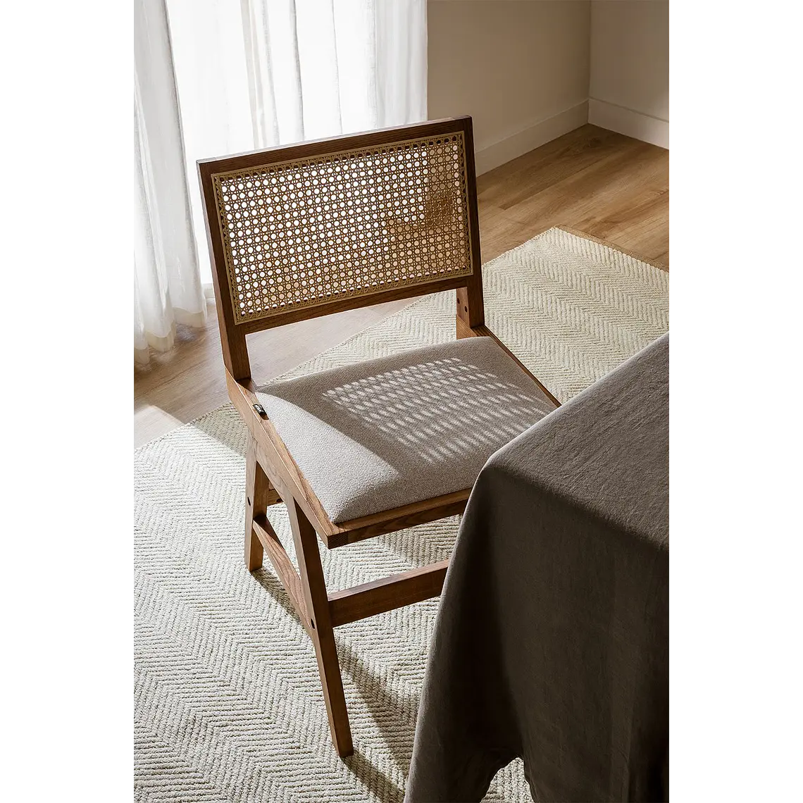 Silla de comedor Taelira en ratán 2