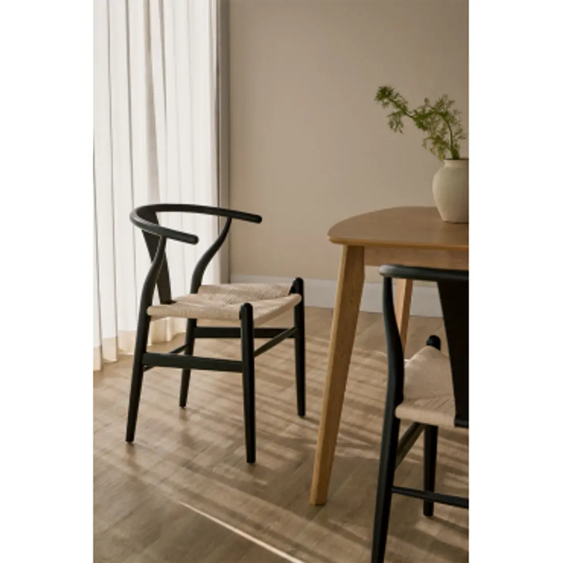 Silla de comedor Ylenor en madera 15
