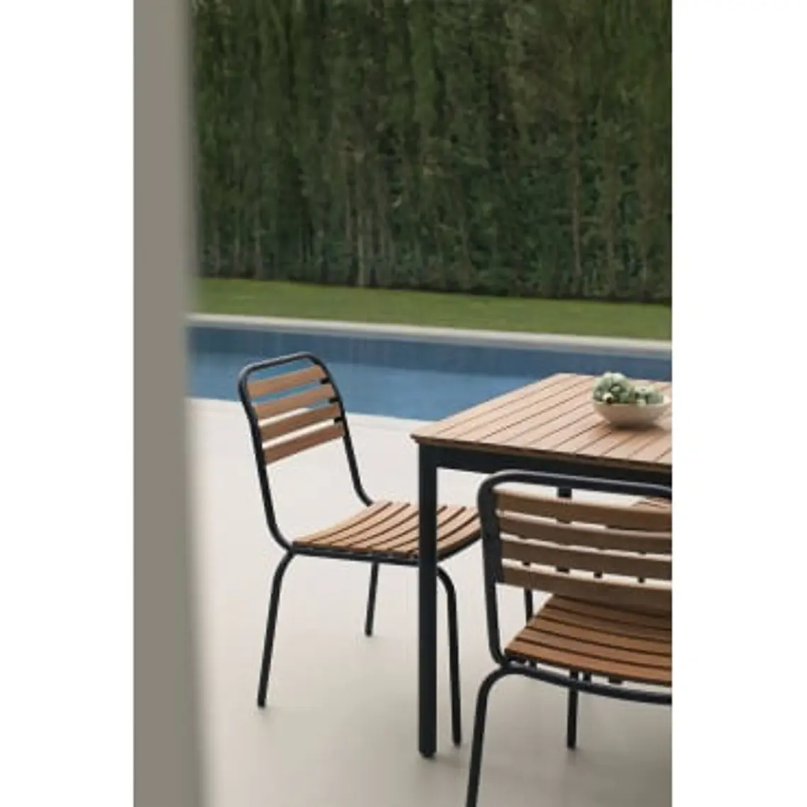 Silla de jardín apilable en acero y madera de acacia Selia 12