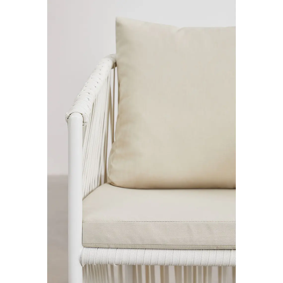 Silla de jardín con reposabrazos en aluminio y cuerda trenzada Cavena 7