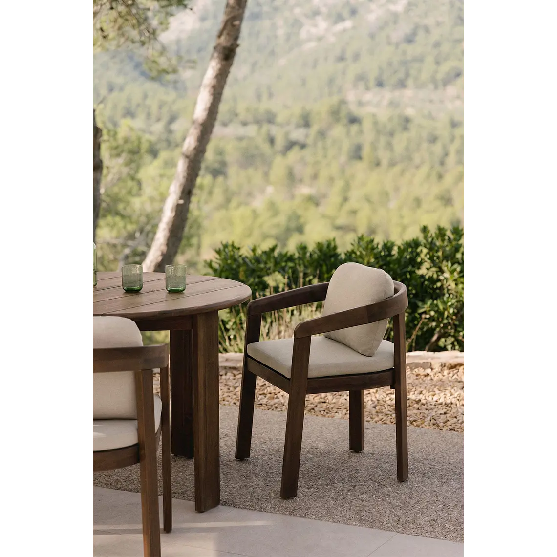 Silla de jardín con reposabrazos en madera de acacia Melena 1