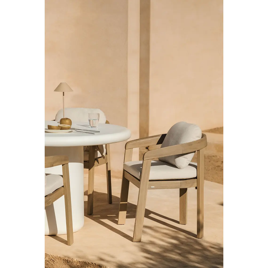 Silla de jardín con reposabrazos en madera de acacia Melena 2