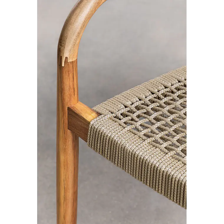 Silla de jardín con reposabrazos en madera de acacia y cuerda trenzada Ilania 8