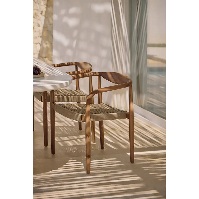 Silla de jardín con reposabrazos en madera de acacia y cuerda trenzada Ilania 12
