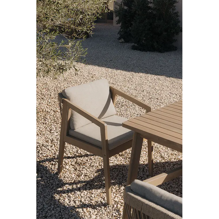 Silla de jardín con reposabrazos en madera de acacia y cuerda trenzada Navia 1