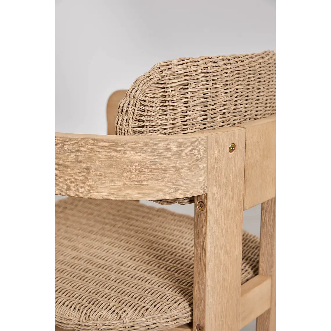 Silla de jardín con reposabrazos en madera de acacia y ratán sintético Delena 6