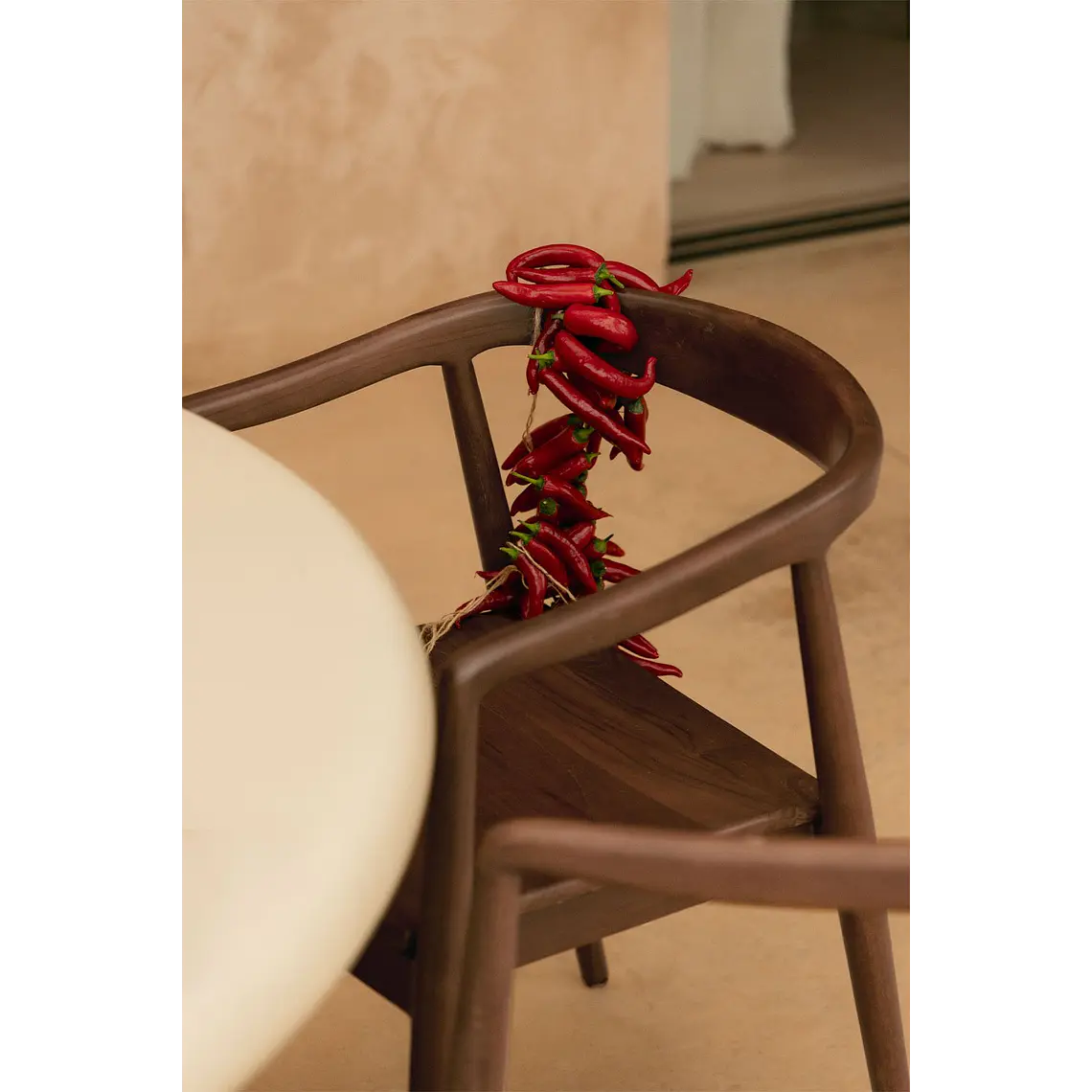 Silla de jardín con reposabrazos en madera de teca Elvena 2