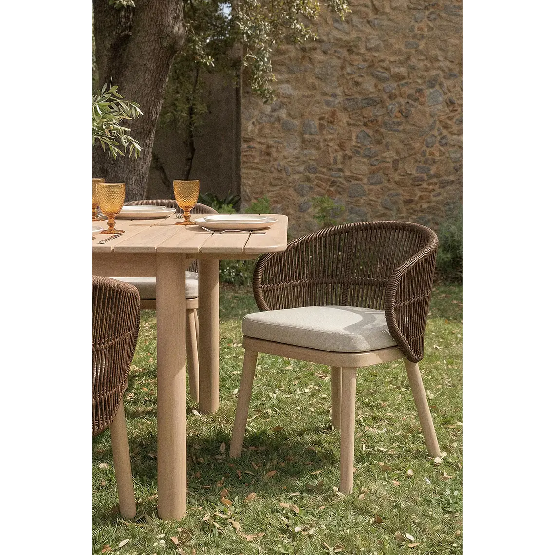 Silla de jardín en madera de acacia y cuerda trenzada Cavora 1