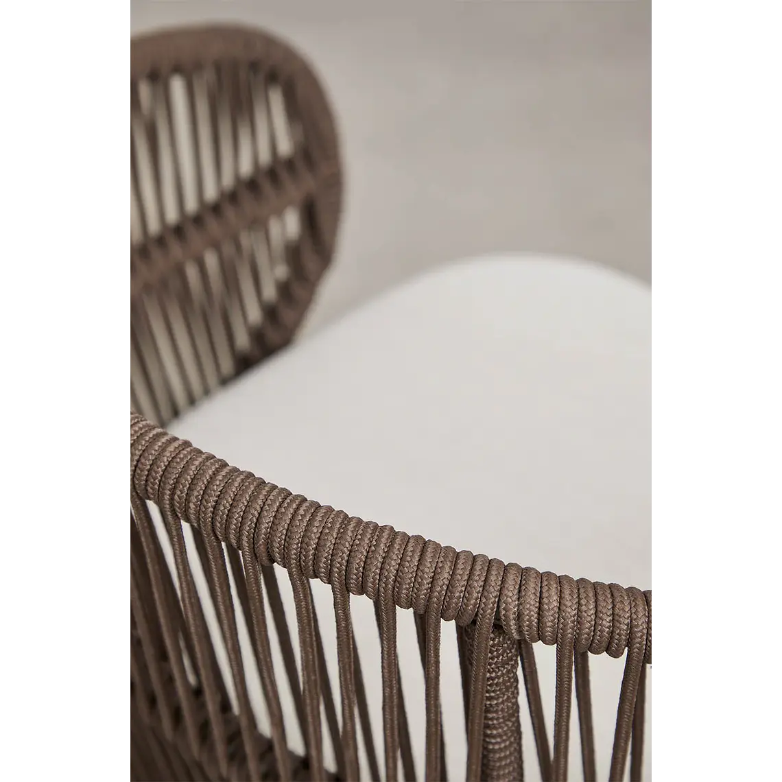 Silla de jardín en madera de acacia y cuerda trenzada Cavora 8