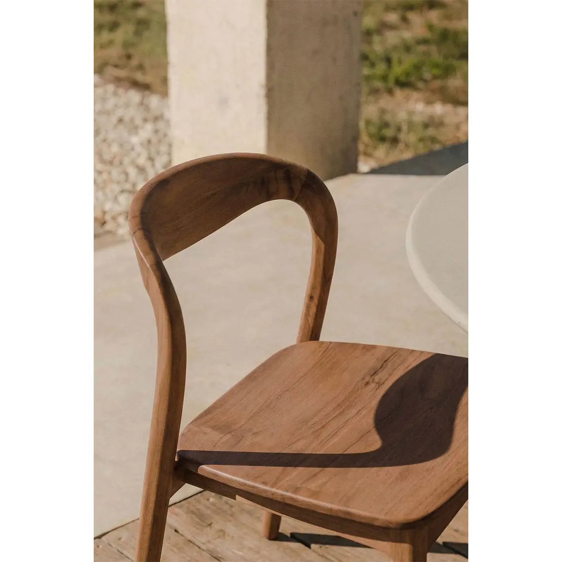 Silla de jardín en madera de teca Lumena 3