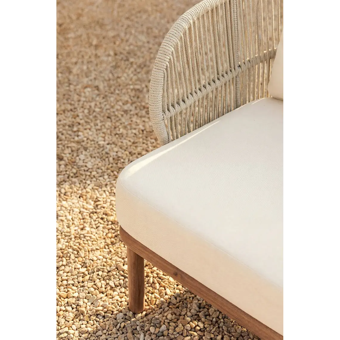 Sillón de jardín en madera de acacia y cuerda trenzada Zoreva 2