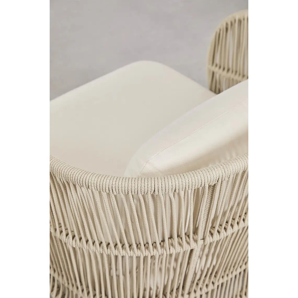 Sillón de jardín en madera de acacia y cuerda trenzada Zoreva 4