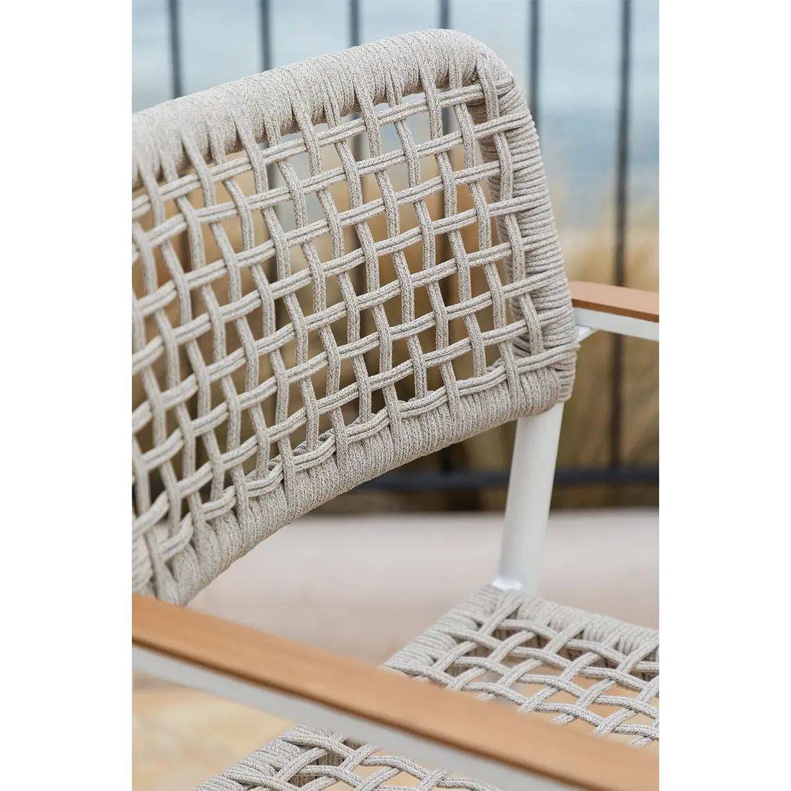 Taburete alto de jardín con reposabrazos en aluminio y cuerda trenzada Belena 3