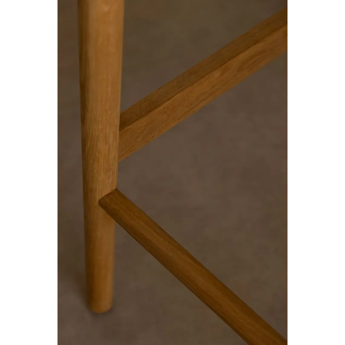 Taburete alto Evoeri en madera de roble 4