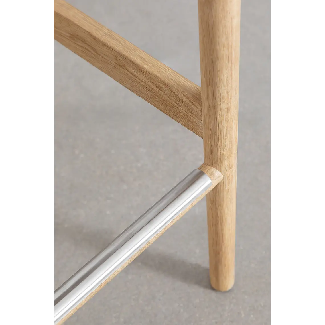 Taburete alto Evoeri en madera de roble 8