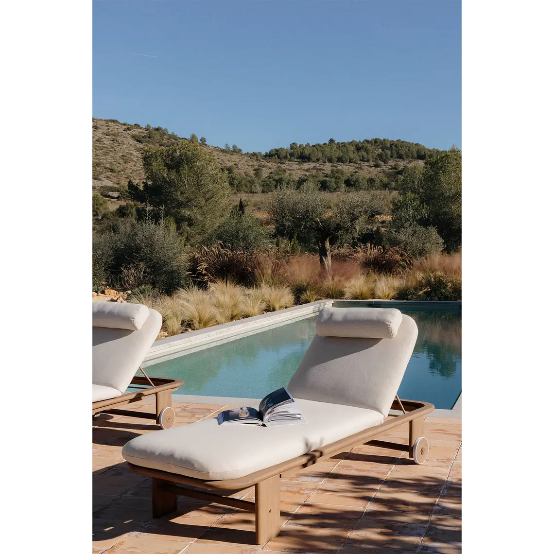 Tumbona reclinable en madera de acacia Elvora 2