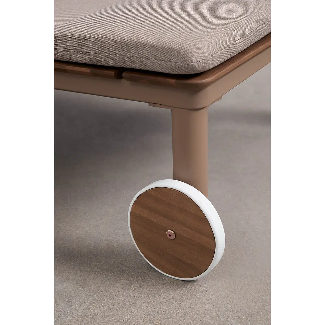 Tumbona reclinable en madera de acacia y acero Falora 9