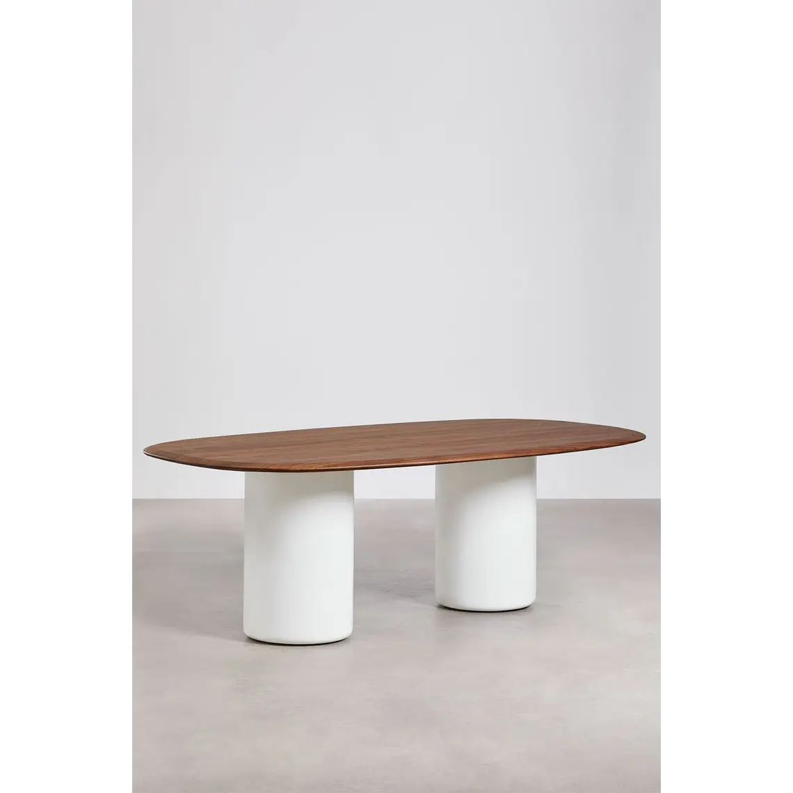 Mesa de comedor ovalada en MDF y cemento 3