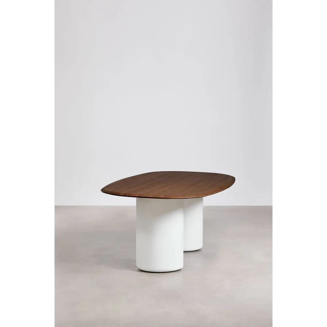 Mesa de comedor ovalada en MDF y cemento 4