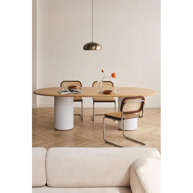 Mesa de comedor ovalada en MDF y cemento 18