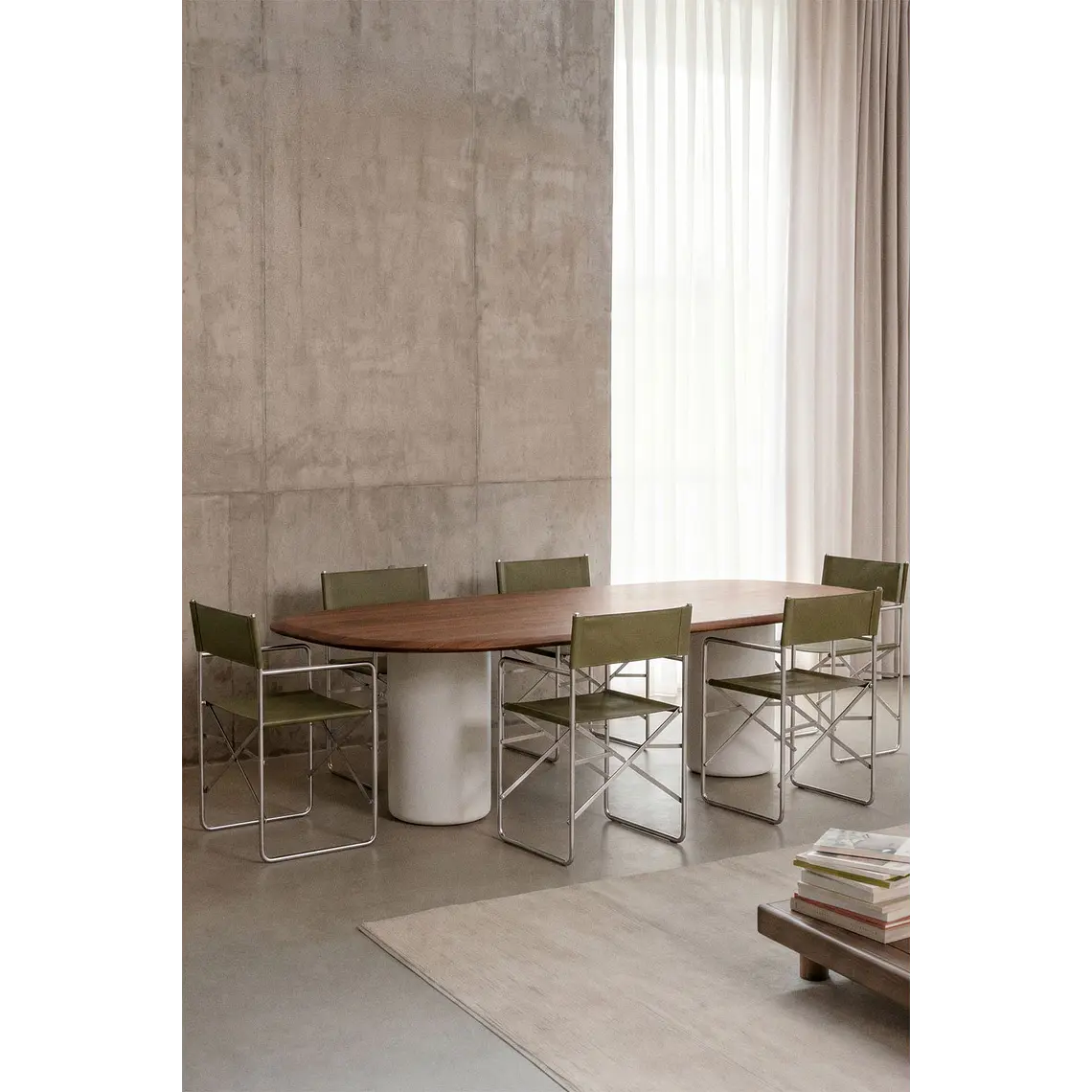 Mesa de comedor ovalada en MDF y cemento 23