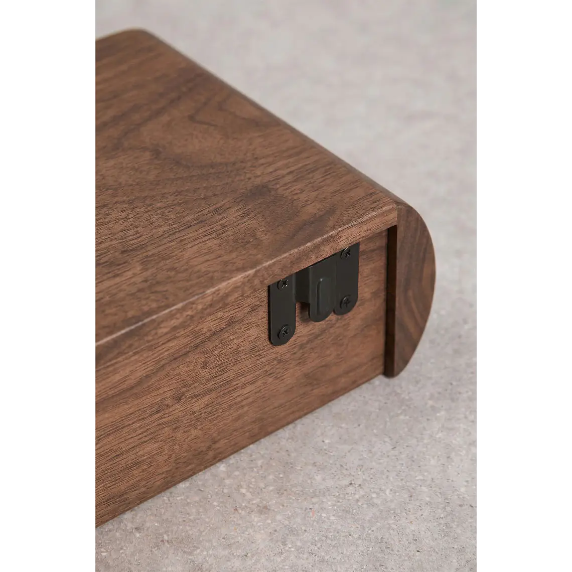 Lionor · Arrimo en acabado madera 11