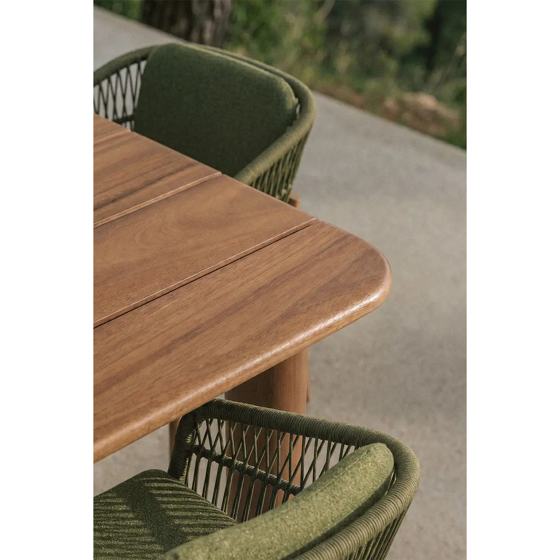 Set de mesa rectangular 250-310x105 cm extensible y 8 sillas de jardín en madera de acacia y cuerda trenzada Ilanira 3