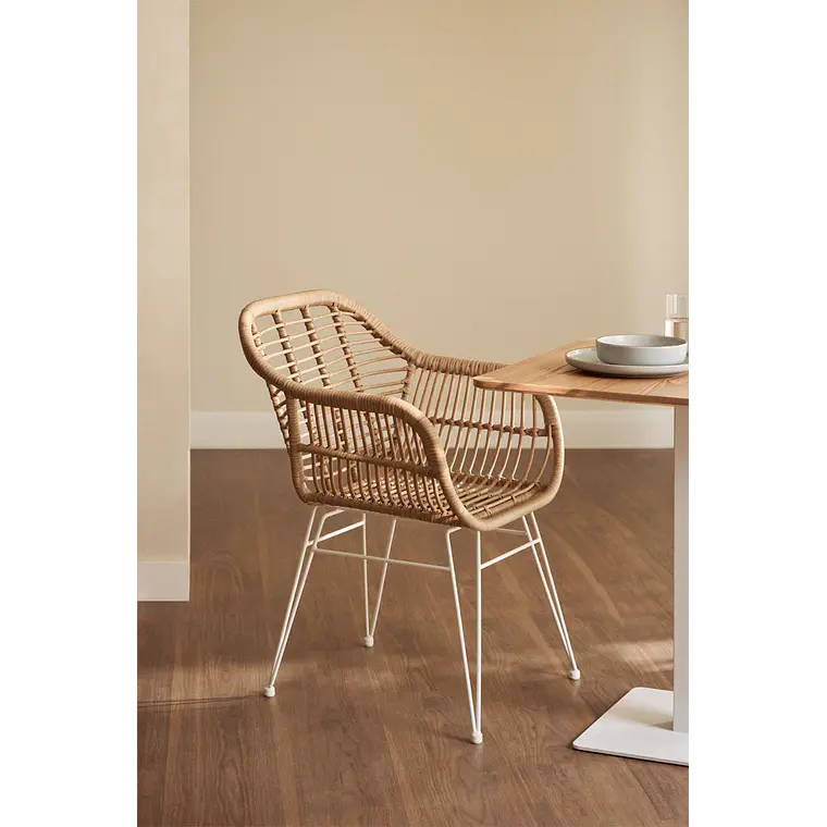 Silla de comedor Naelena en ratán 1