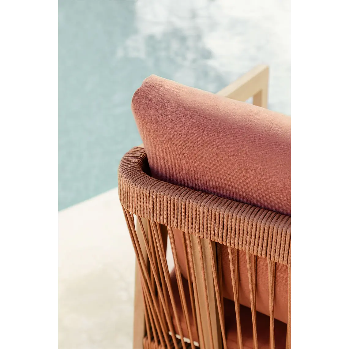 Sillón de jardín en madera de acacia y cuerda trenzada Larena 3