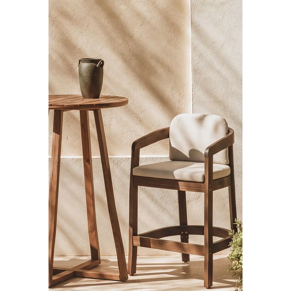 Taburete alto de jardín en madera de acacia Kelora 2