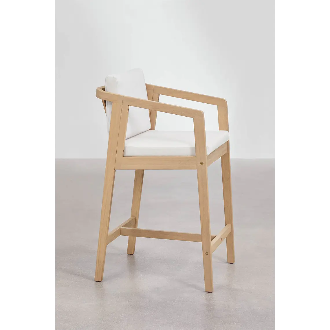 Taburete alto Naeleri en madera de acacia 3