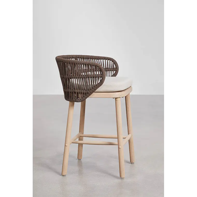 Taburete alto Raeeva en madera de acacia 2