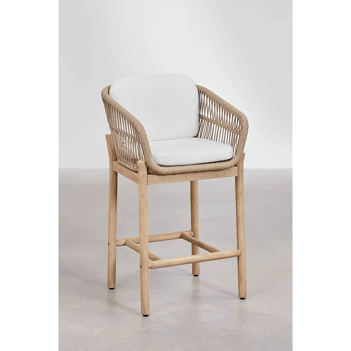 Taburete alto Rieleri en madera de acacia 1