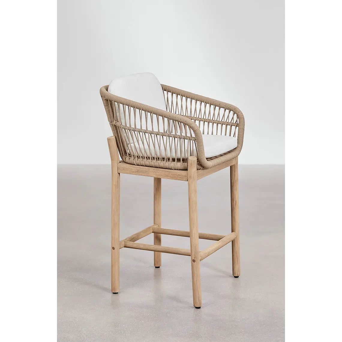Taburete alto Rieleri en madera de acacia 3