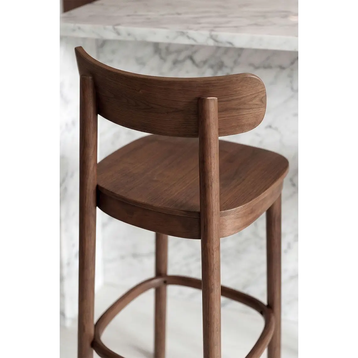 Taburete alto Xaeara en madera 3