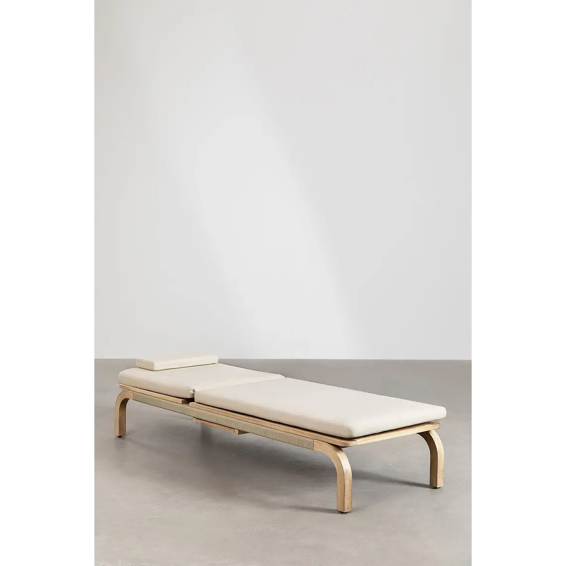 Tumbona reclinable en madera de acacia con cojín Noria 6