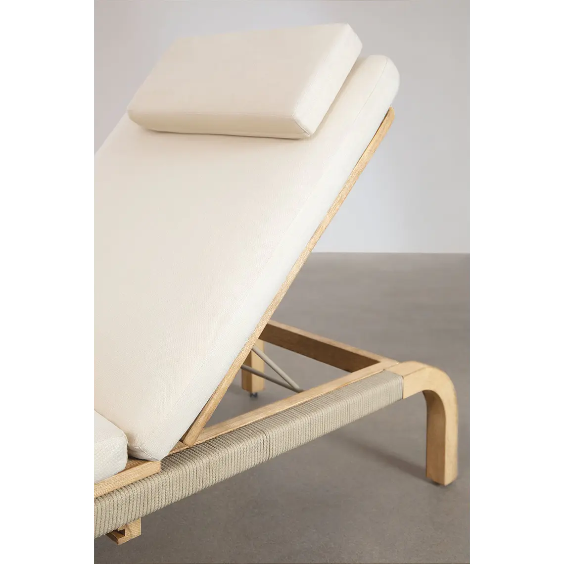 Tumbona reclinable en madera de acacia con cojín Noria 9