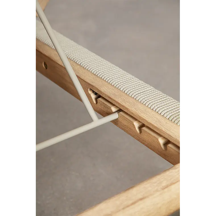 Tumbona reclinable en madera de acacia con cojín Noria 11