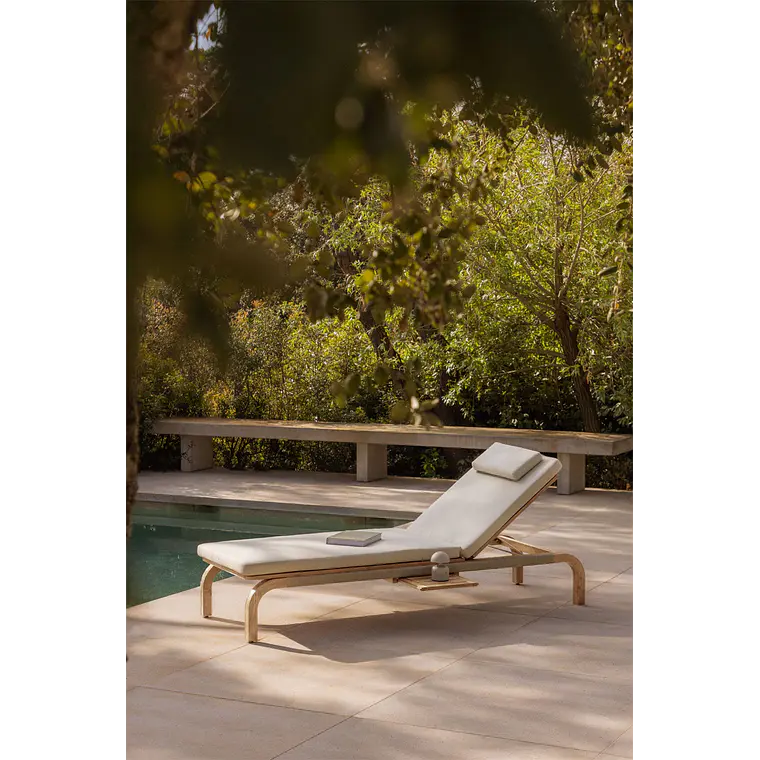 Tumbona reclinable en madera de acacia con cojín Noria 13