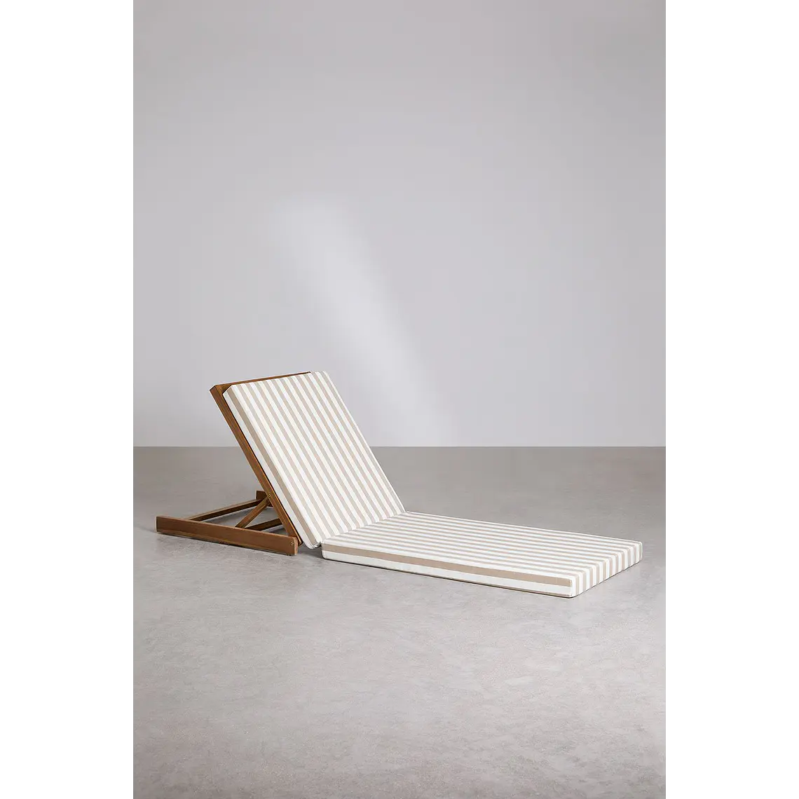 Tumbona reclinable en madera de acacia Sara 4