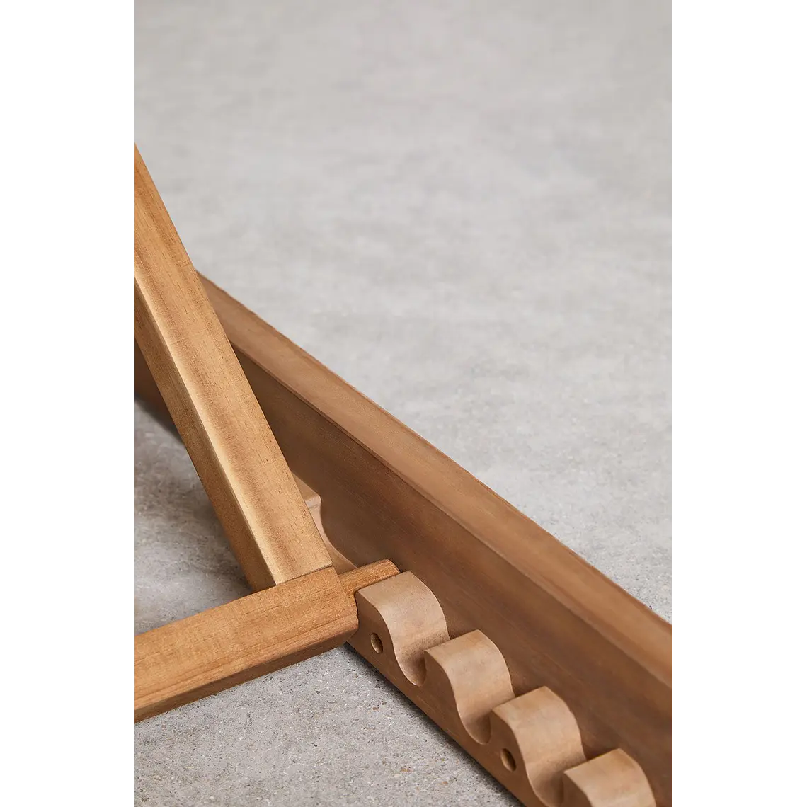 Tumbona reclinable en madera de acacia Sara 10