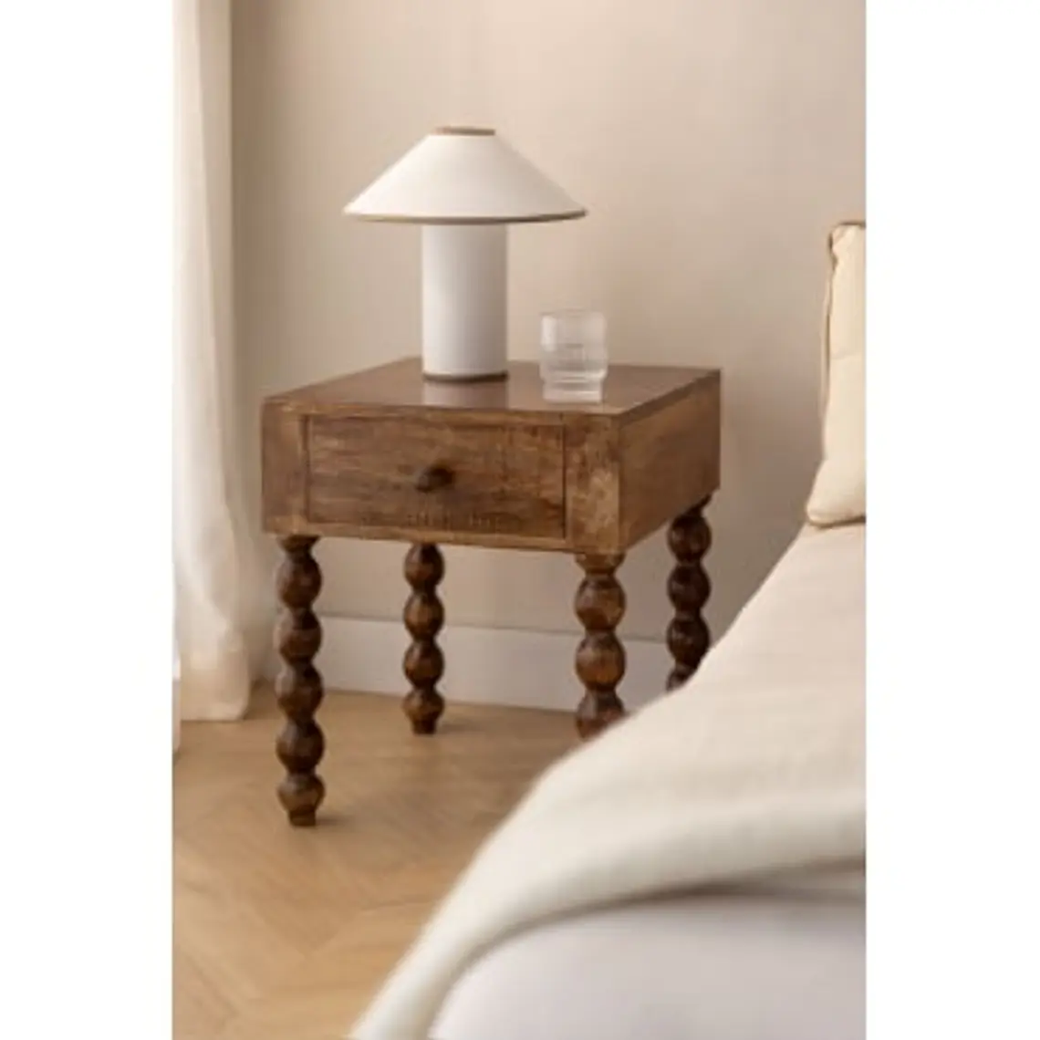Velador Arvena 45x50 cm en madera de mango 10