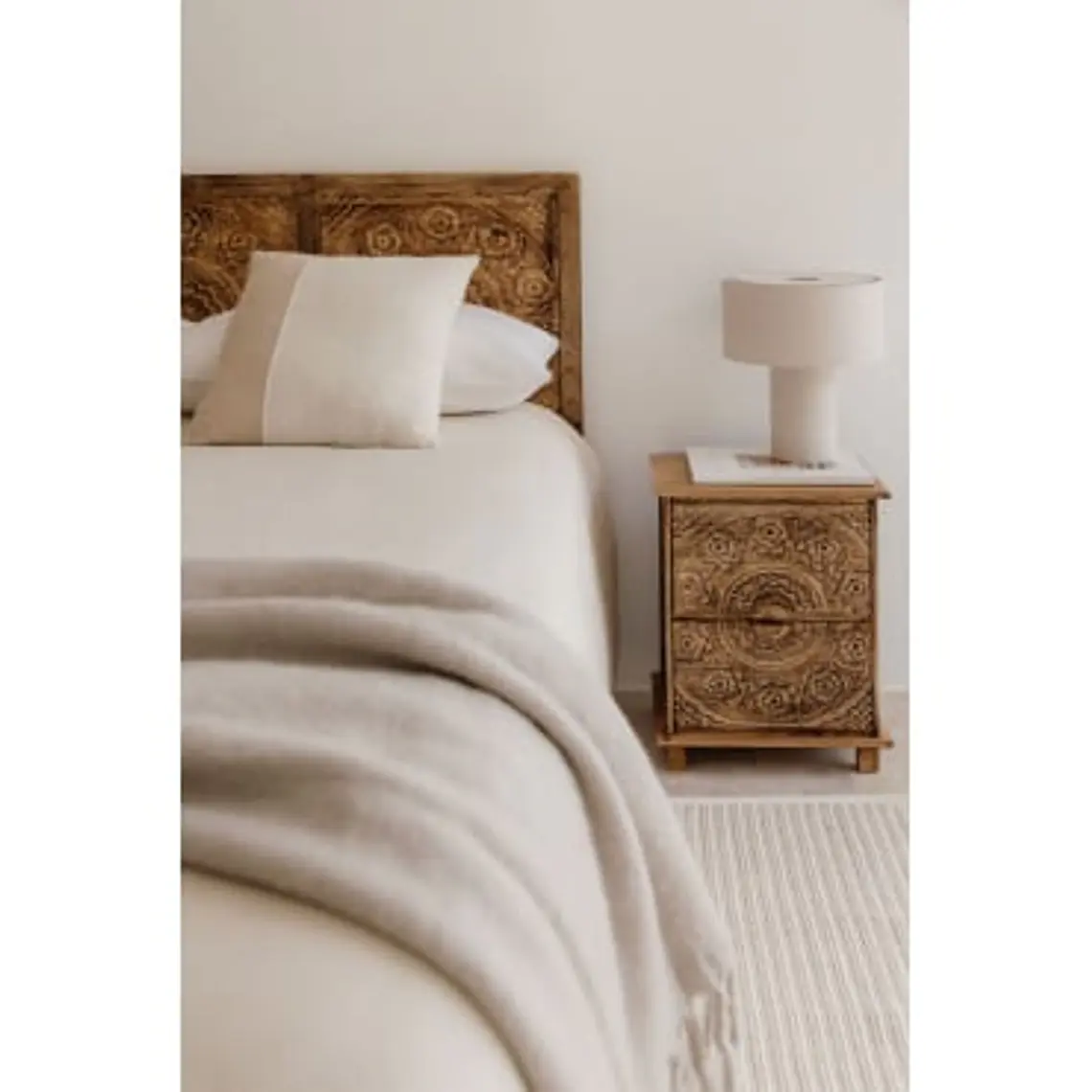 Velador Mireva 40x30 cm en madera de mango 11