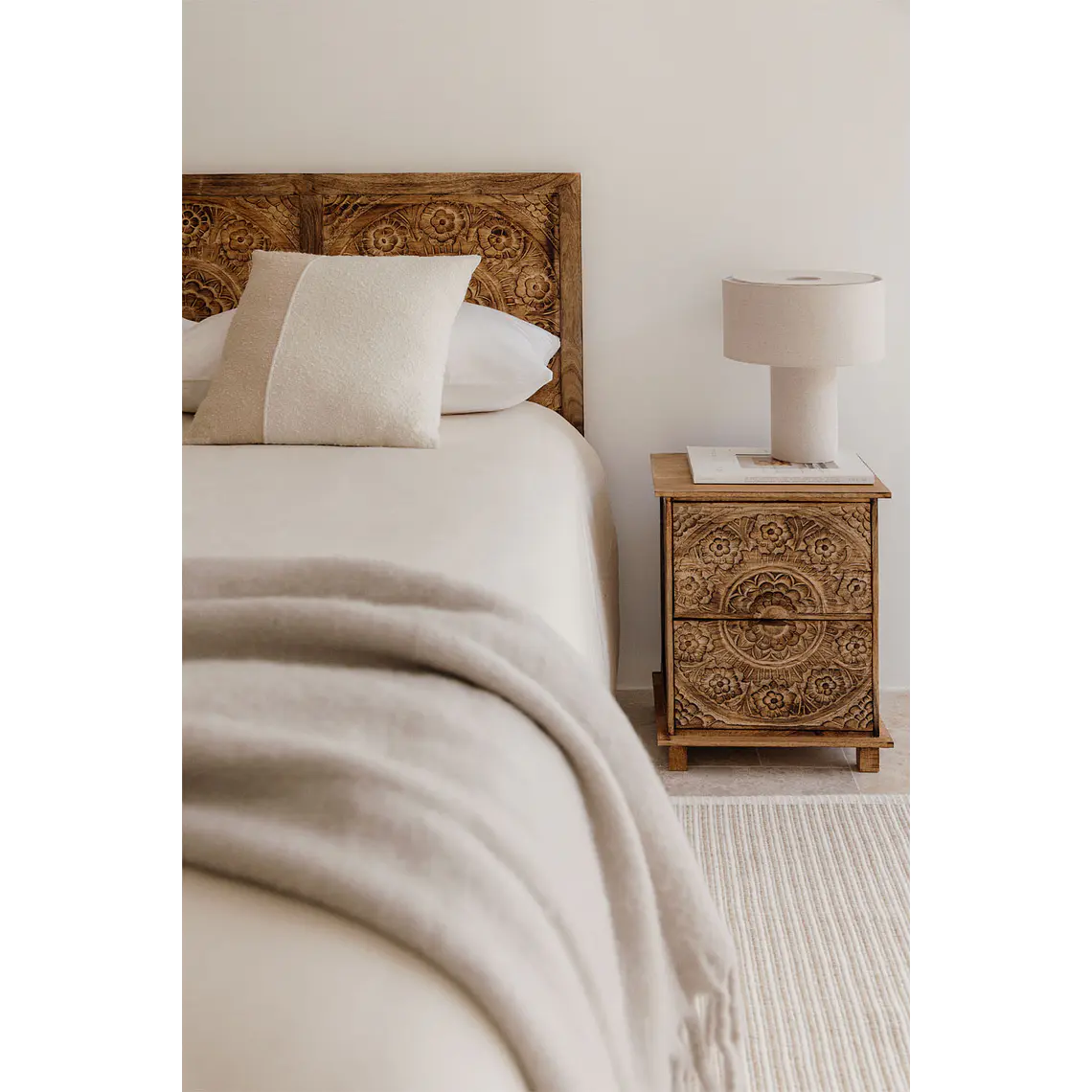Velador Mireva 40x30 cm en madera de mango 12