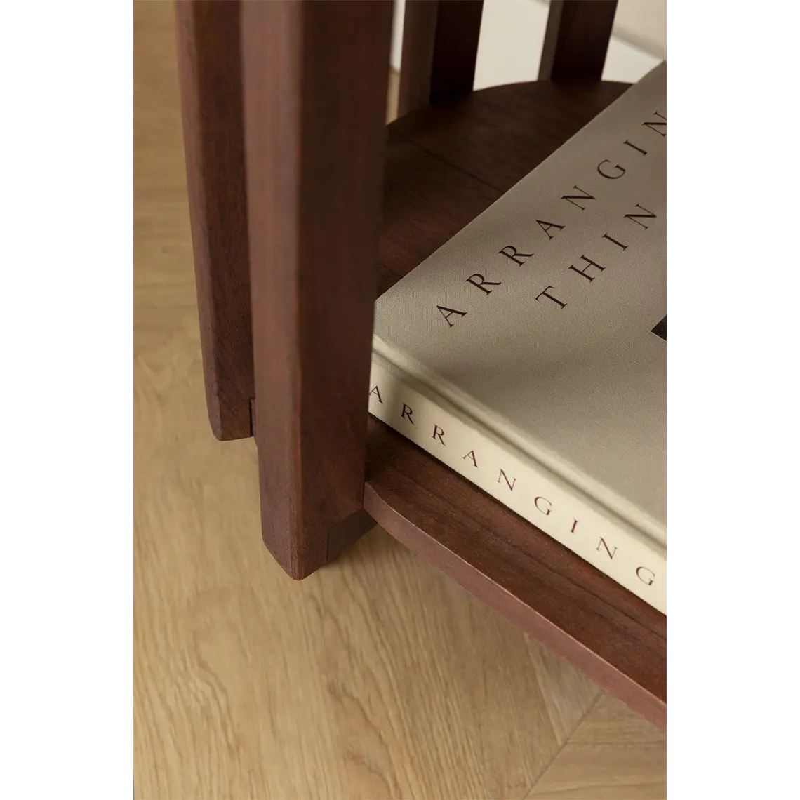 Velador Neriah 50x35 cm en madera de acacia 3