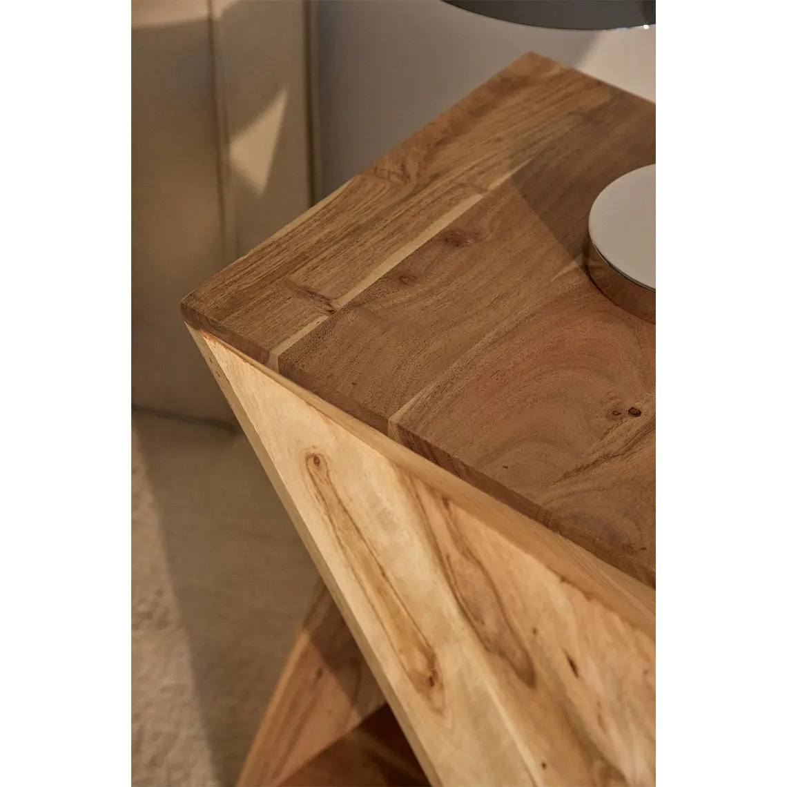 Velador Noreva 40x40 cm en madera de acacia 3