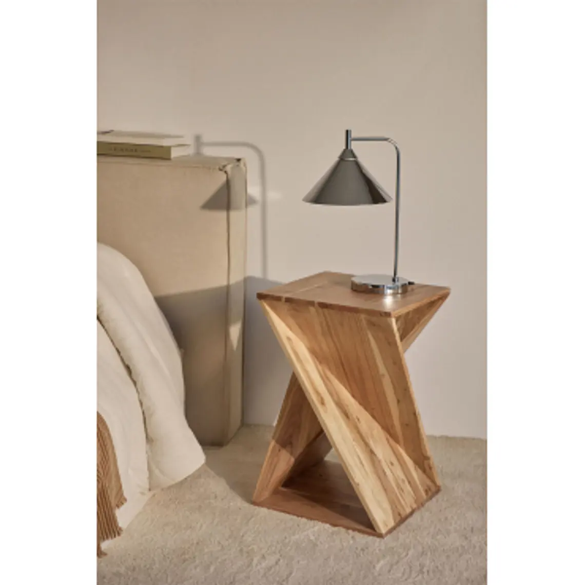 Velador Noreva 40x40 cm en madera de acacia 10